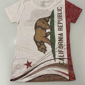 Women’s T-Shirt Size XL California Republic, Red White and Green blue 84
